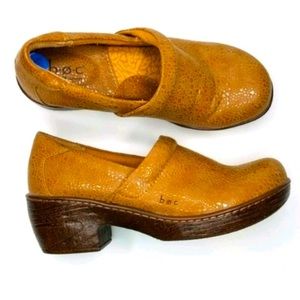 B.O.C. BORN CONCEPT MULE CLOGS SZ. 7.5M